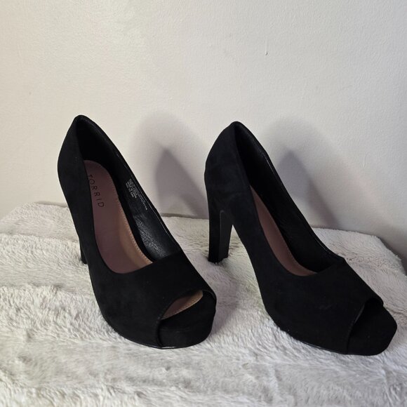 Torrid - 8 - Black Vegan Suede - Platform Peep Toe Heel - Picture 16 of 16